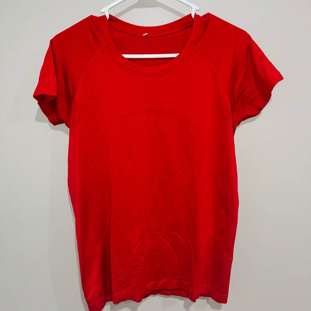 Lululemon red swiftly tech